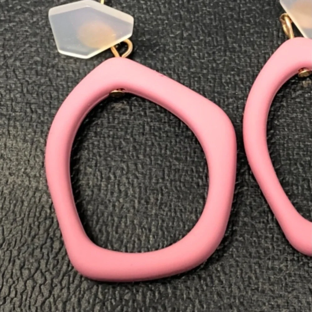 Boutique Geometric Boho Pink Dangle Earrings - Picture 2 of 4